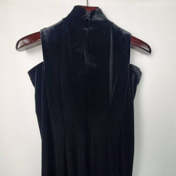 NWT Calvin Klein SIZE 4 Black Cold Shoulder Velvet Fitted Mock Neck Dress - Picture 3 of 7